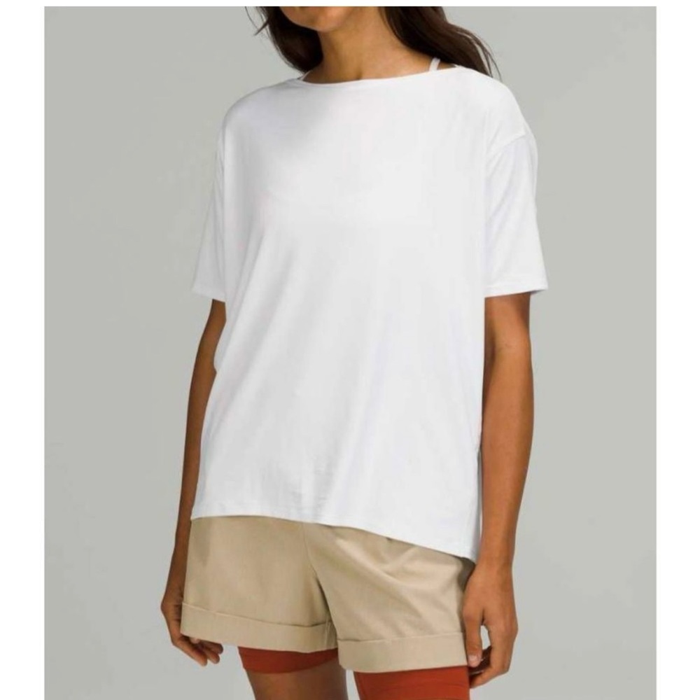 LULULEMON ATHLETICA Back in Action Short Sleeve Size Medium